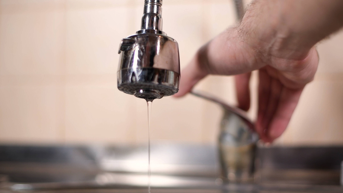 ¡Haz un plan! Cortes de agua en Medellín y Bello durante el puente festivo por obras de modernización de EPM

 – En la mira