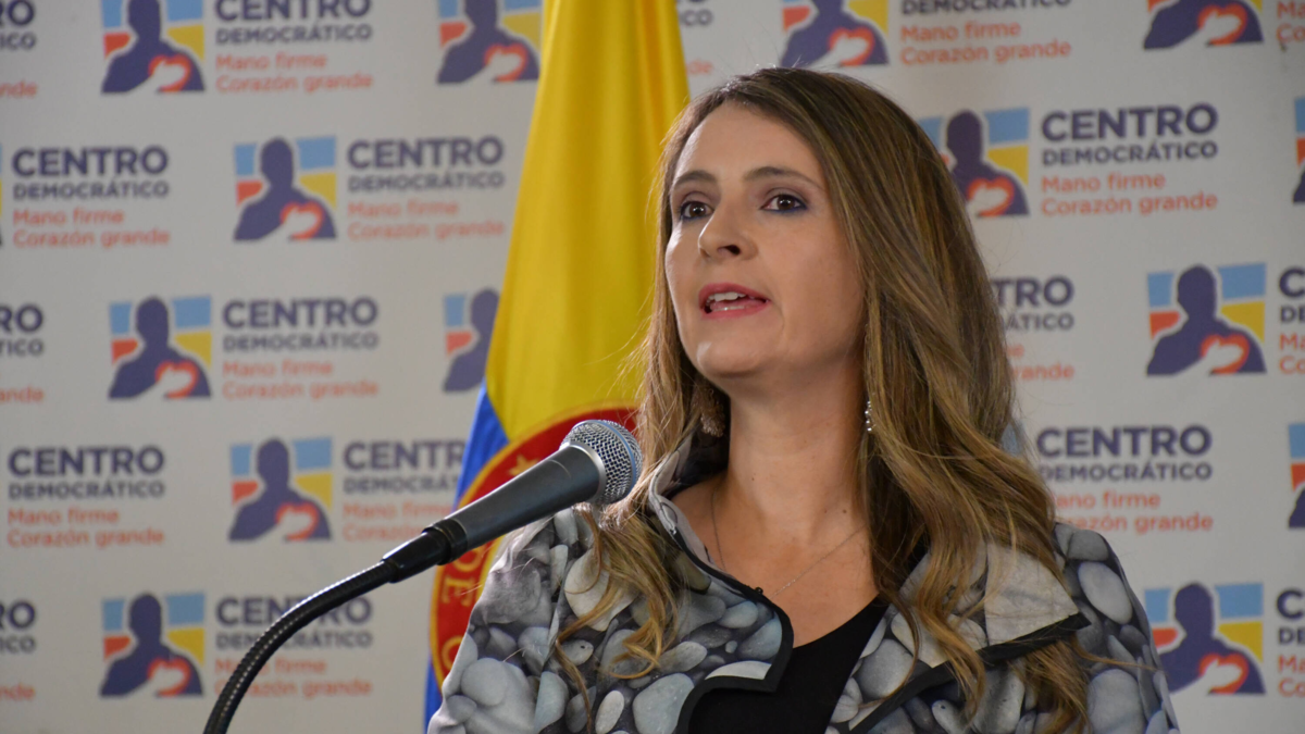 Paloma Valencia pide a la Fiscalía General tomar “medidas preventivas” en la Universidad Nacional tras fallo que invalidó la elección de Leopoldo Múnera como rector.

 – En la mira