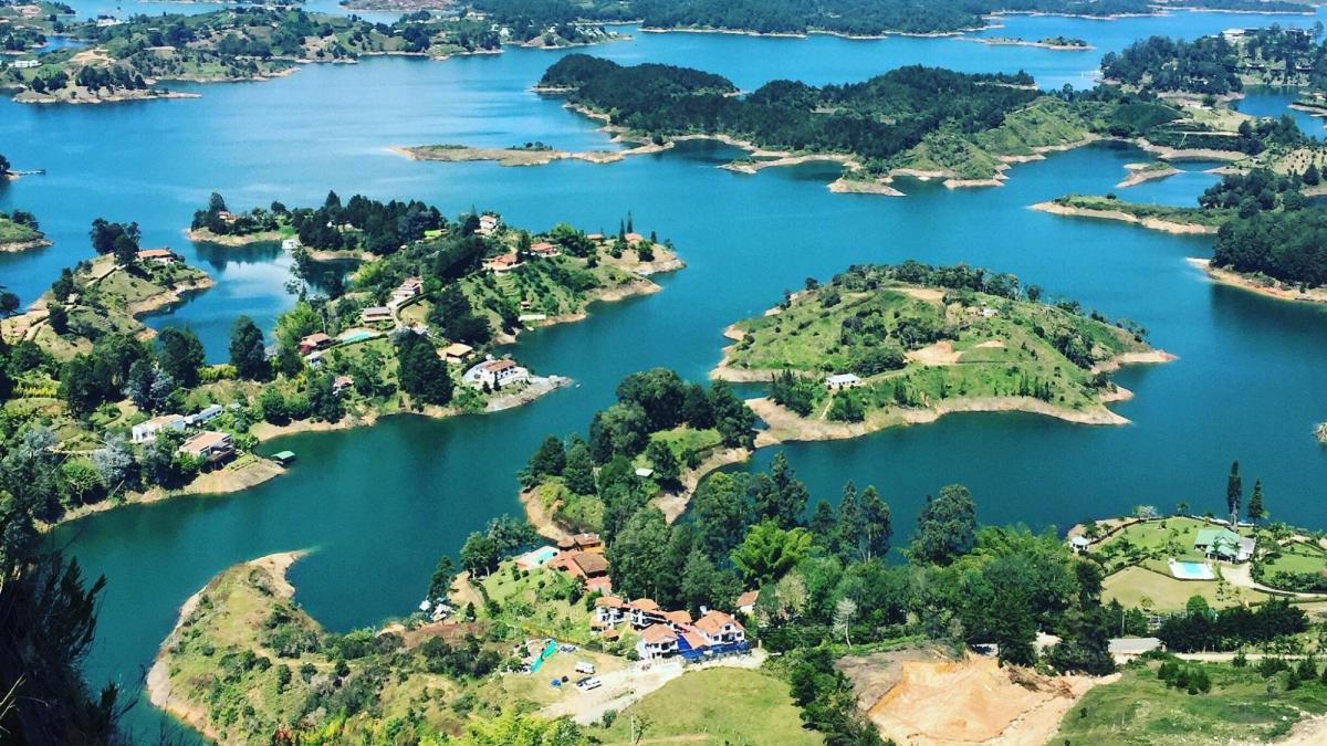 Un turista murió y otras tres personas resultaron heridas por electrocución mientras estaba de vacaciones en Antioquia

 – En la mira