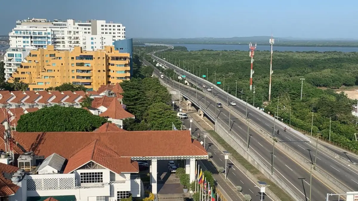 Vía Cartagena-Barranquilla tendrá un segundo viaducto sobre la Ciénaga de la Virgen, reveló Dumek Turbay en el Congreso Nacional de Infraestructura

 – En la mira