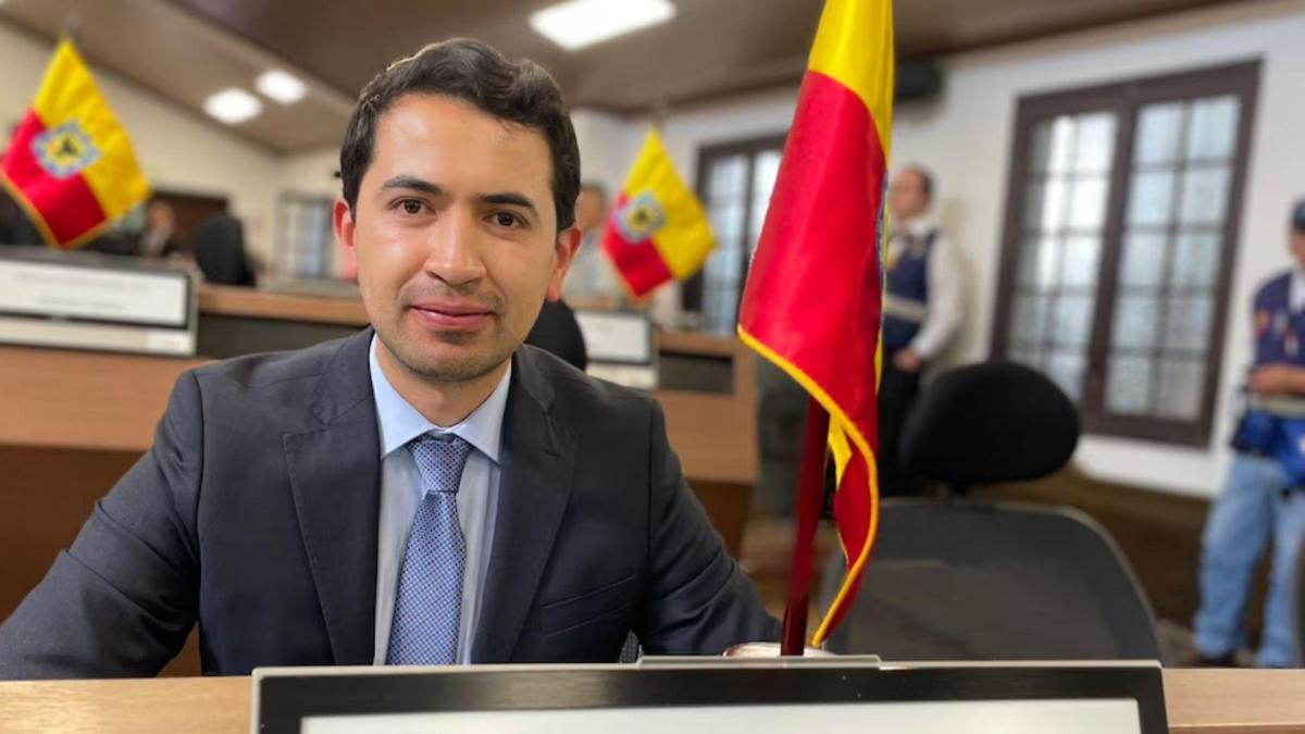 Daniel Briceño será cabeza de lista del Centro para la Democracia para el capítulo en Bogotá, anunció el expresidente Álvaro Uribe.

 – En la mira