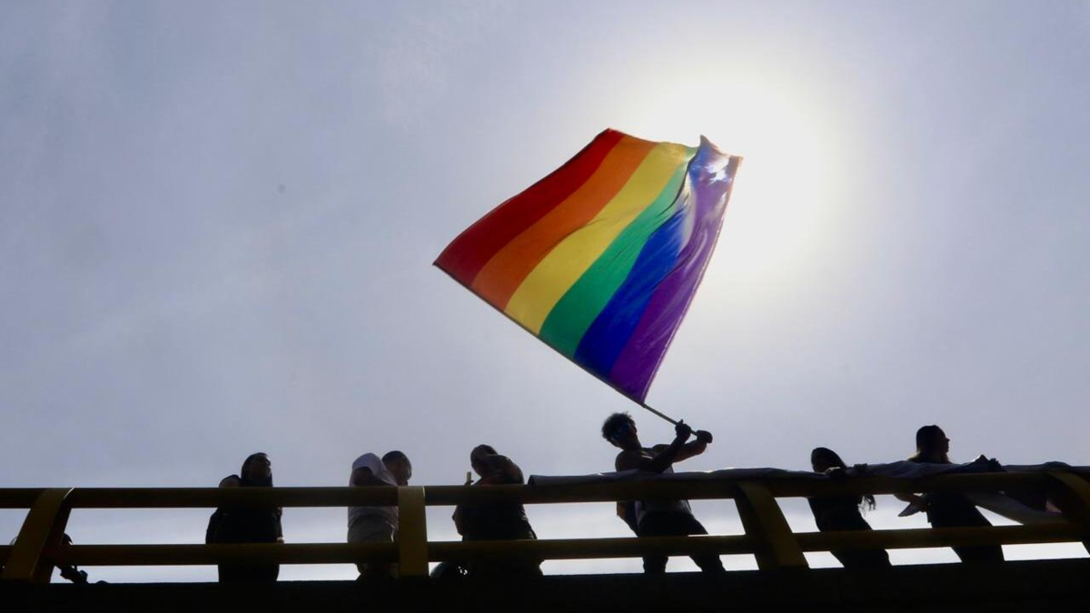 su compañero saquearía su casa

 – En la mira