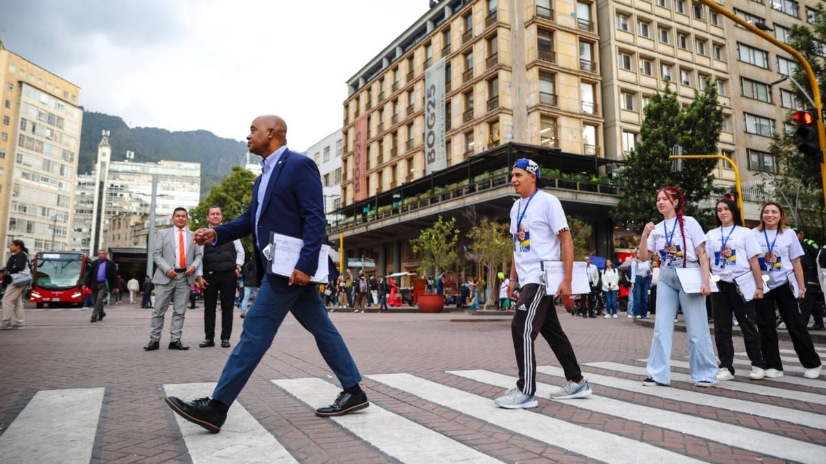 Luis Gilberto Murillo anunció que su movimiento ciudadano superó las 500.000 firmas verificadas para el registro de su candidatura presidencial

 – En la mira
