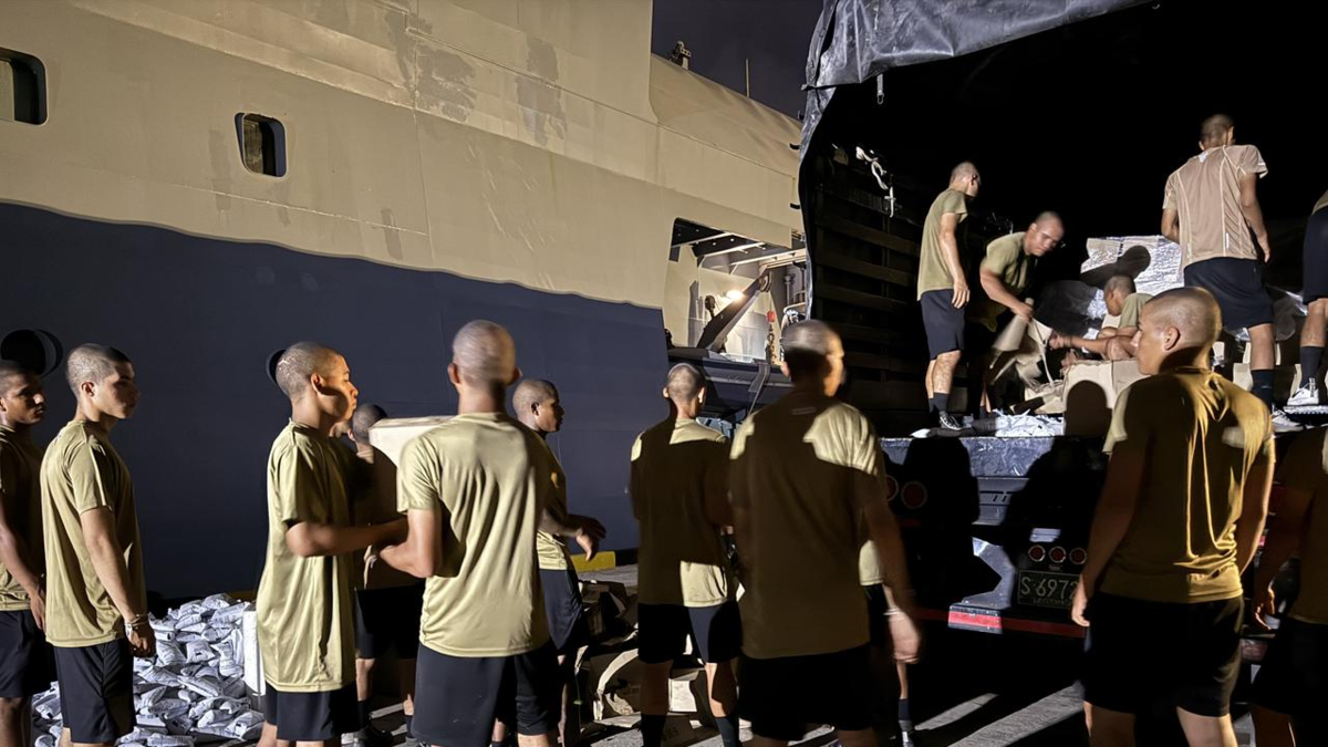 Colombia envía 240 toneladas de ayuda humanitaria a Cuba tras el huracán Melissa desde la base naval de Cartagena

 – En la mira