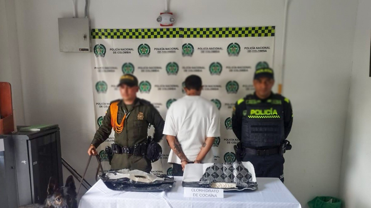 Joven de 18 años colapsó con 1.400 gramos de cocaína en el Aeropuerto Internacional Matecaña de Pereira

 – En la mira
