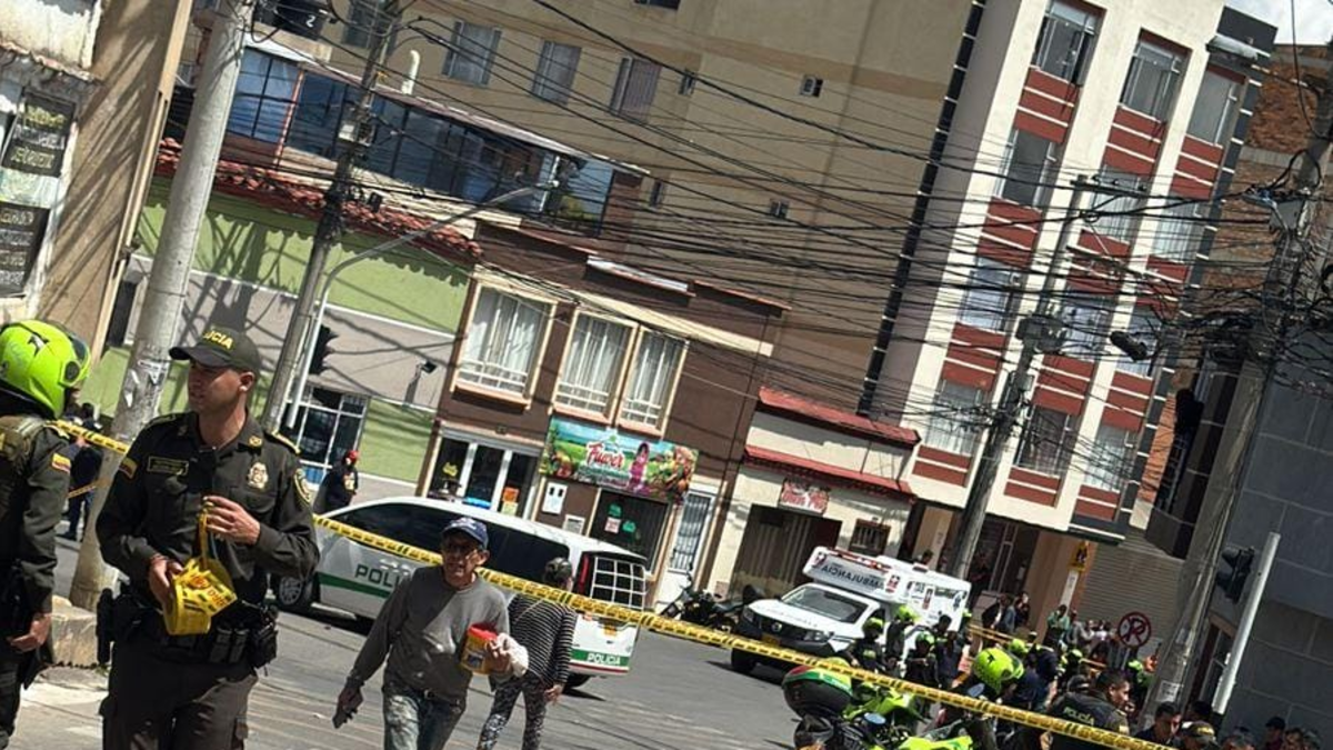 Terror en Tunja | Los tres muertos fueron producto de un tiroteo y una persecución policial: hechos aislados comparados con el atentado terrorista en el Batallón Bolívar

 – En la mira