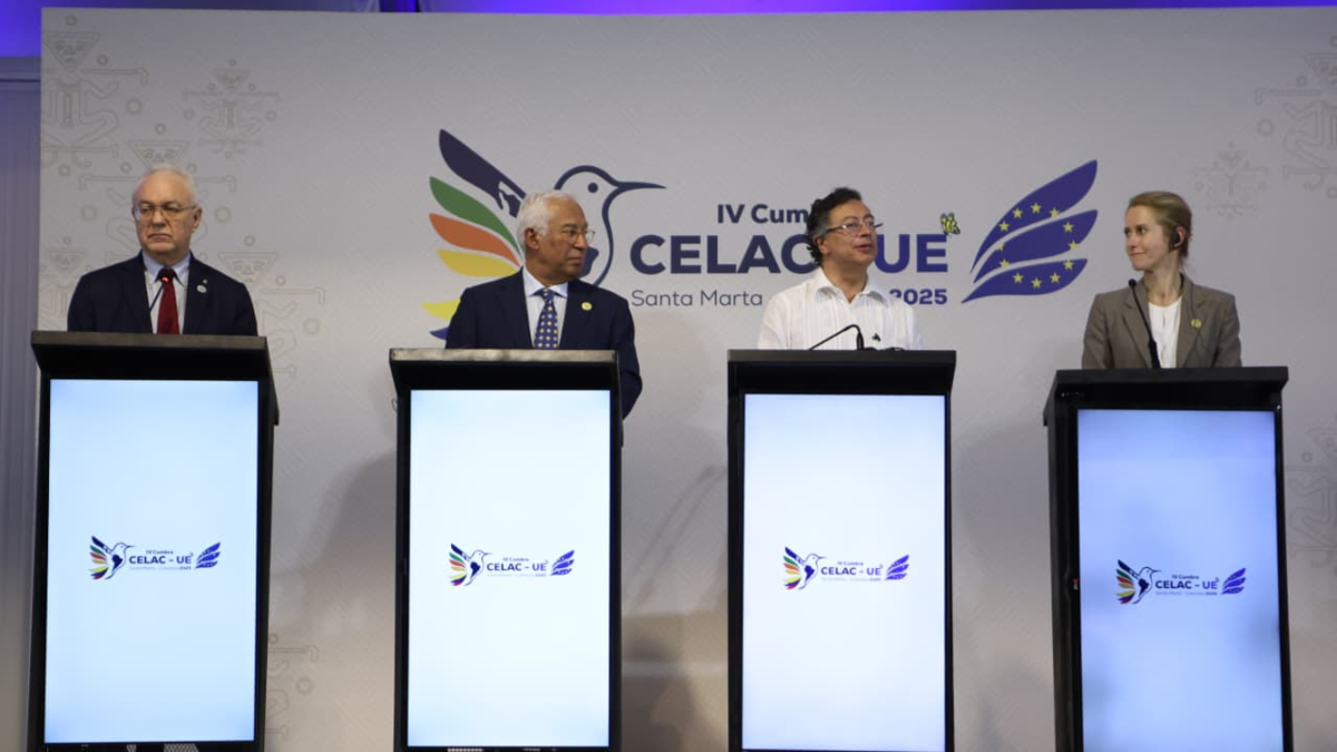CELAC y la Unión Europea firman la “Declaración de Santa Marta” centrada en la lucha contra el narcotráfico y la paz internacional

 – En la mira
