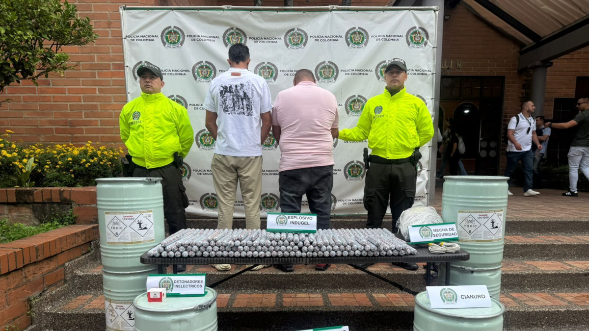 Traficantes de explosivos del “clan del Golfo” de Cisneros en Antioquia fueron capturados con un cargamento masivo de materiales destinados a la elaboración de artefactos

 – En la mira