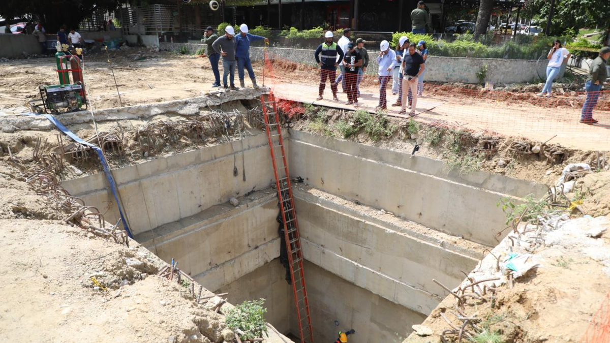 El desarrollo del arroyo de la Calle 85 continúa con la finalización de la construcción de la segunda sección del metro y los planes para una eventual conexión con la Calle 84.

 – En la mira