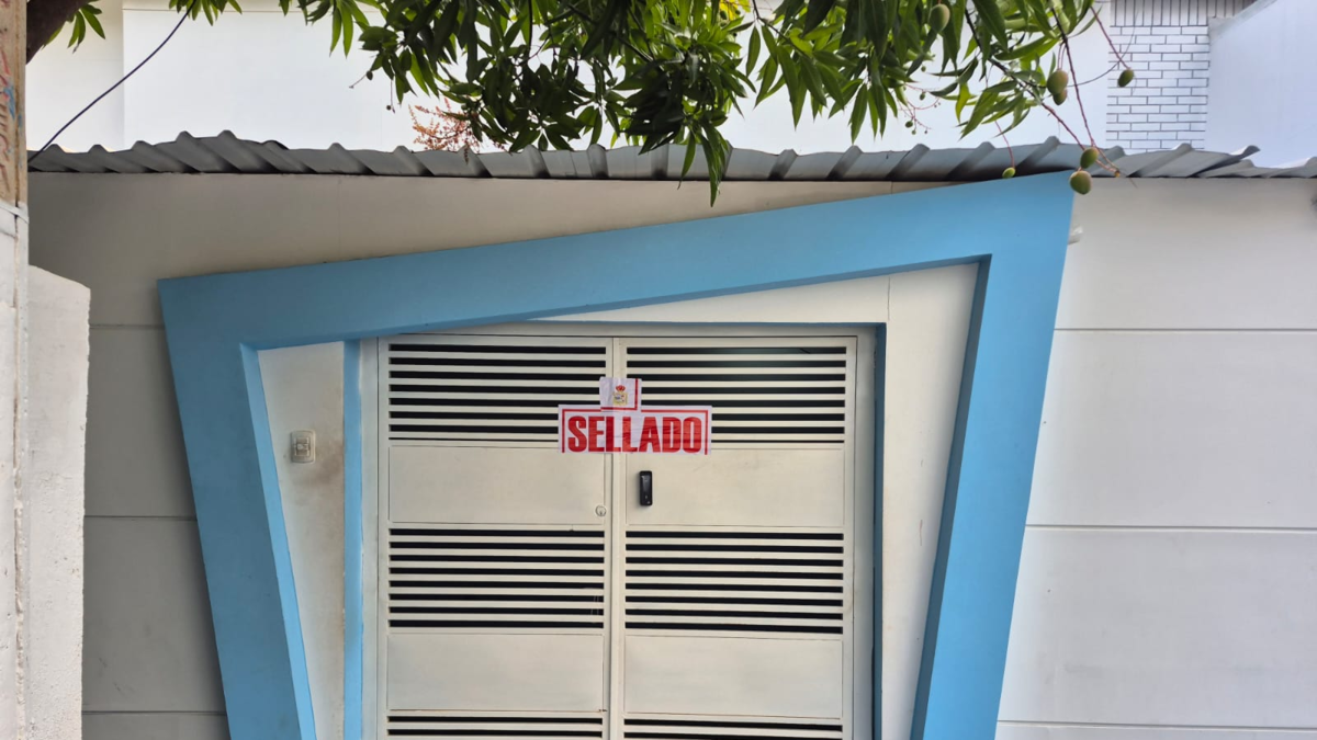 encerrarían a los niños en un cuarto oscuro

 – En la mira