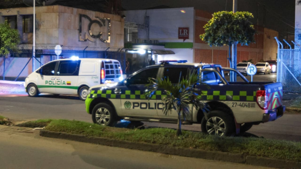 Dispositivo explota frente a edificio en el Distrito Industrial Los Mangos

 – En la mira