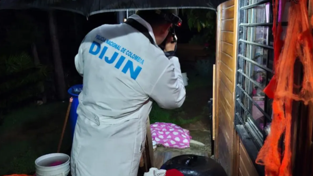 Un hombre mató al perro de su pareja por meterse en su cama, luego huyó con su hija menor de edad antes de ser capturado en Rionegro, Antioquia.

 – En la mira