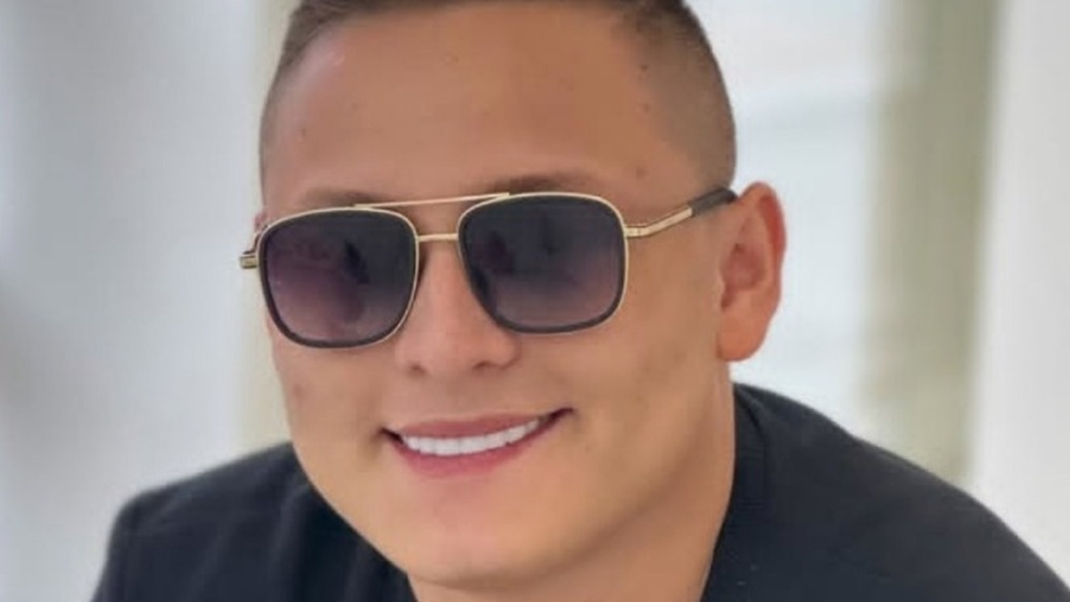 estaba con otra persona

 – En la mira