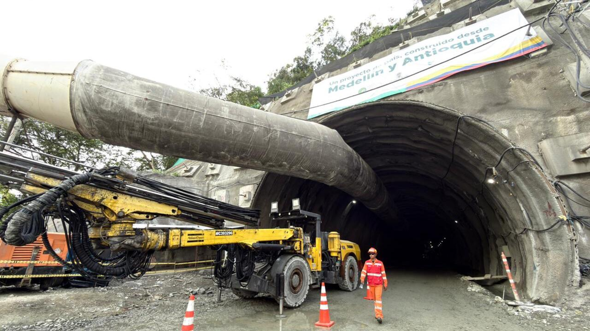 Alcaldía de Medellín donará 342.000 millones de pesos a la Sección 2

 – En la mira