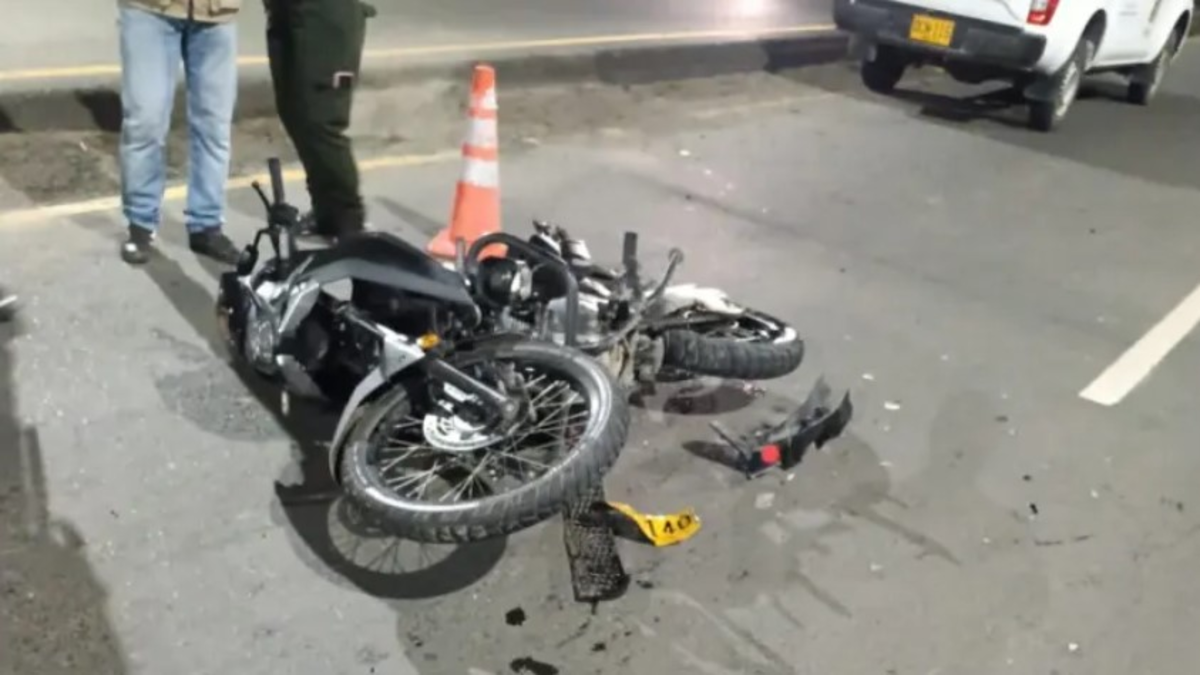 Dos militares resultaron heridos tras ser atropellados por un conductor ebrio en Candelaria, Valle del Cauca: estaban en quirófano

 – En la mira