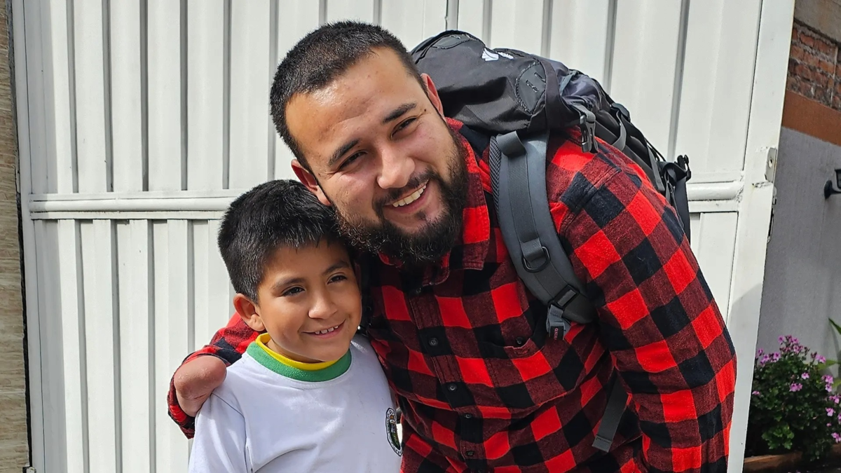 creador de prótesis, viajero y soñador de un taller que traspasa fronteras

 – En la mira