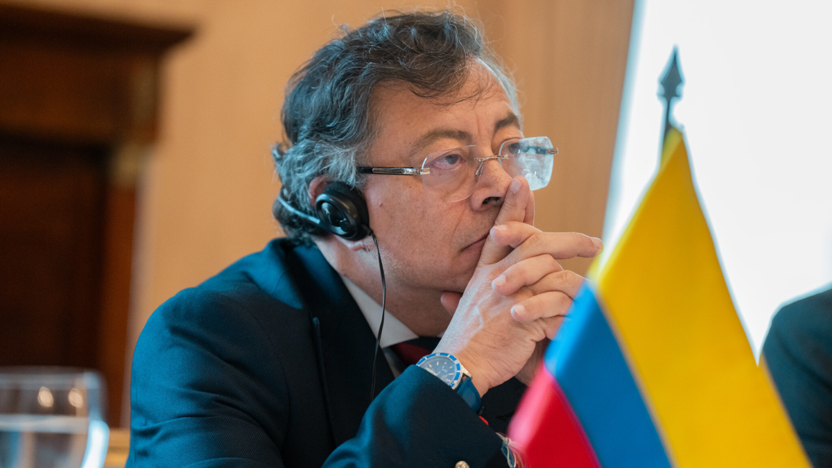 “Si quieres ponerme un pijama naranja, inténtalo”

 – En la mira