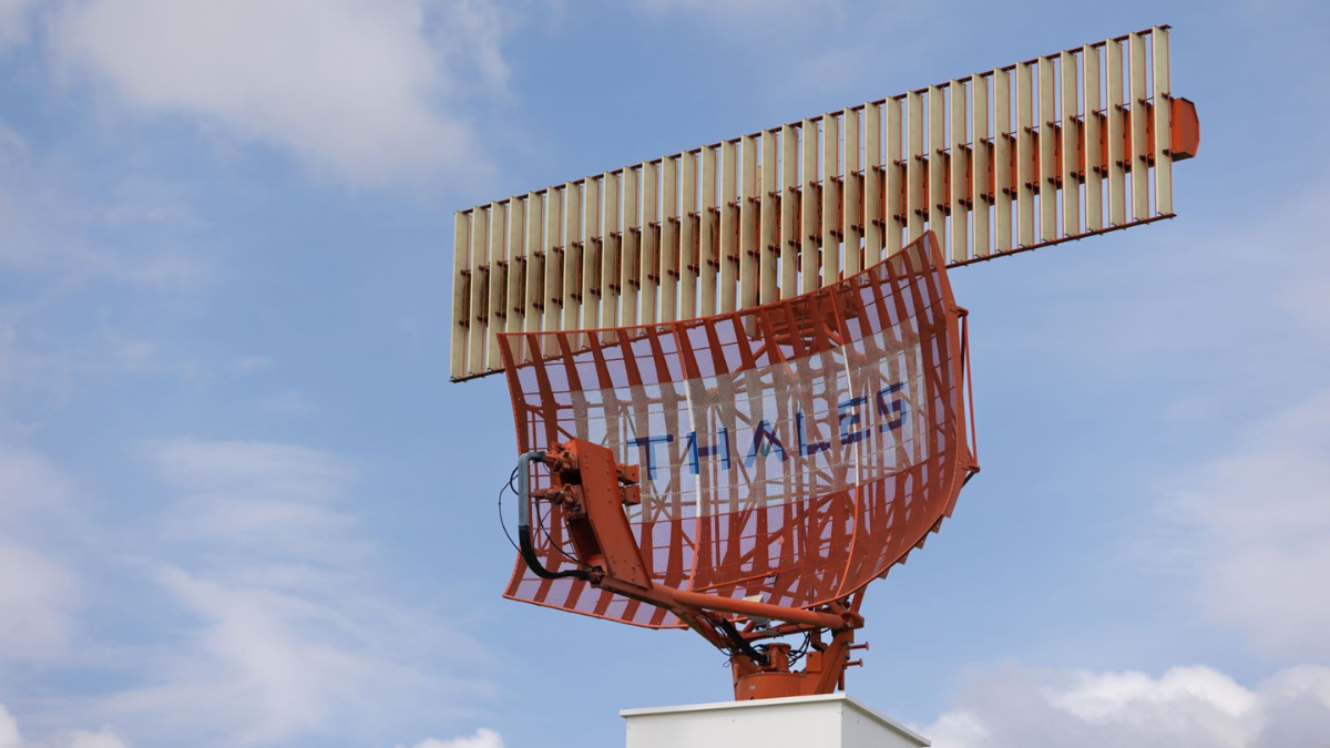 Incluyen nuevos radares en la estación Picacho para mejorar la vigilancia de la terminal del aeropuerto de Bucaramanga

 – En la mira
