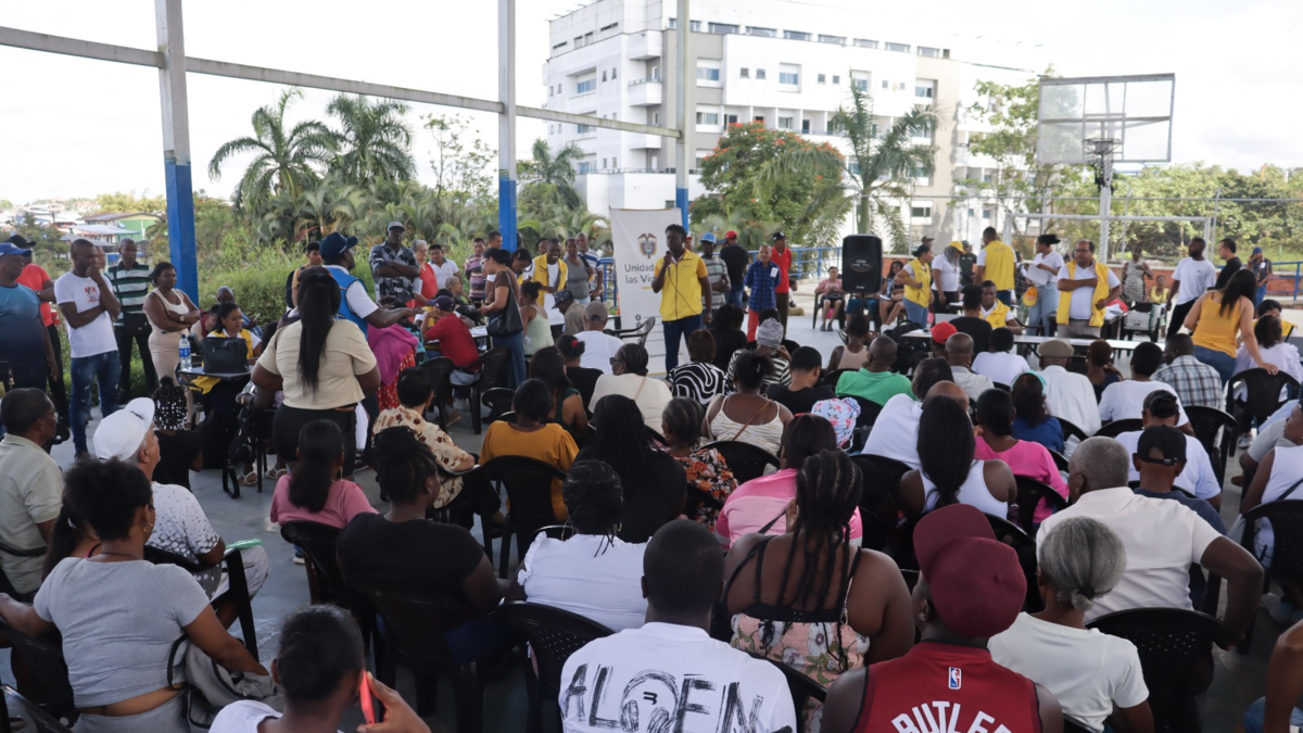 ¿Cómo es la reparación un mecanismo para realizar los sueños? Los 1.444 damnificados en Buenaventura retoman proyectos para dejar atrás la guerra que los desplazó

 – En la mira