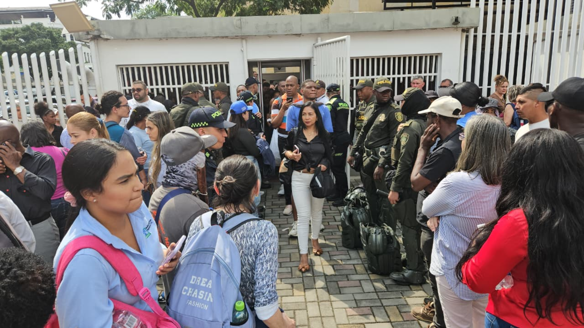 ‘Valle tiene más de 2.000 trámites paralizados y $83 millones diarios perdidos en cobros por protestas no gubernamentales’: Nadie pudo entrar

 – En la mira