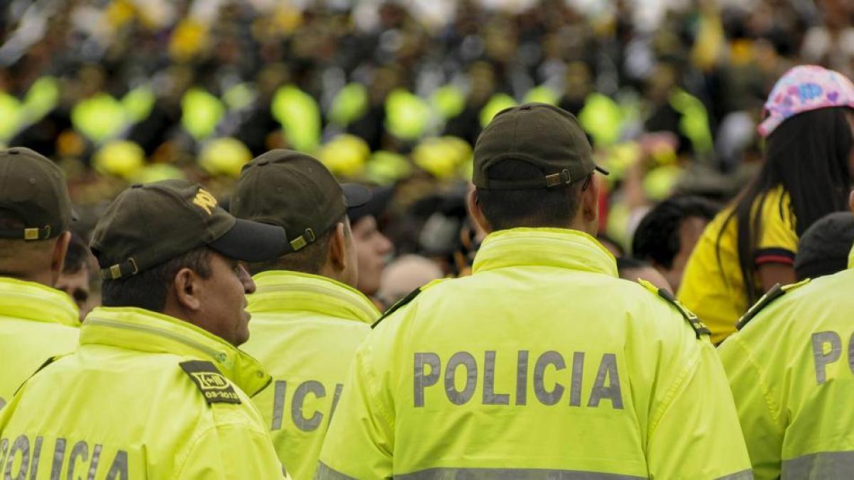 Coche policial investigado por la Fiscalía General de la Nación tras presuntamente provocar un accidente bajo los efectos del alcohol y darse a la fuga: tres personas resultaron heridas

 – En la mira