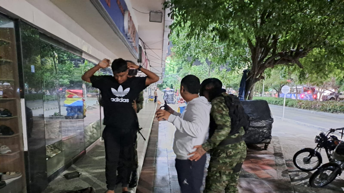 El ejército refuerza patrullajes en Barranquilla tras aumento de asesinatos

 – En la mira