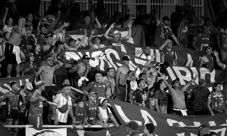 Hinchas del América van contra su propio club

 – En la mira