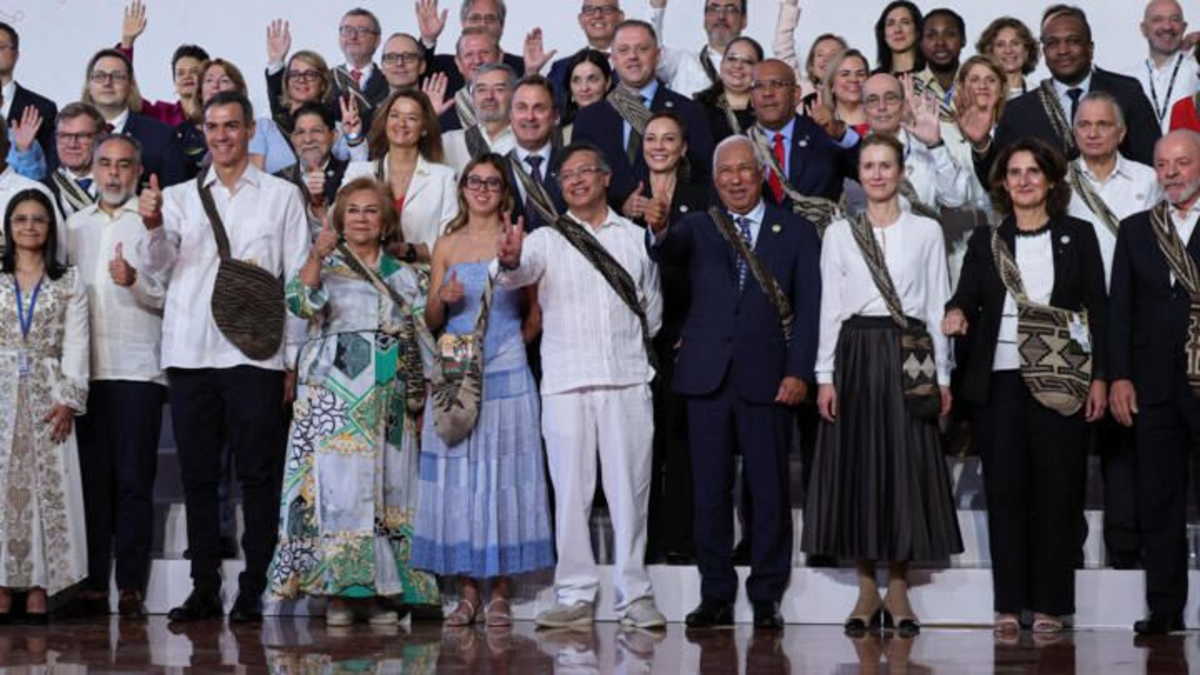 La historia de las mochilas tejidas por los Arhuacas de la Sierra Nevada que Petro regaló a los líderes de América y Europa

 – En la mira