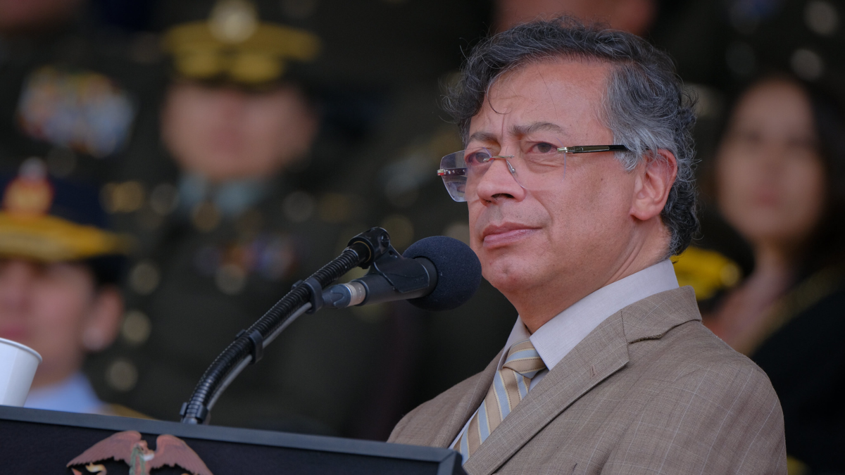 Presidente Petro habla de presuntos vínculos entre disidentes de Calarcá y

 – En la mira