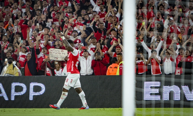 Santa Fe venció a Alianza y alcanzó jonrones en la Liga

 – En la mira