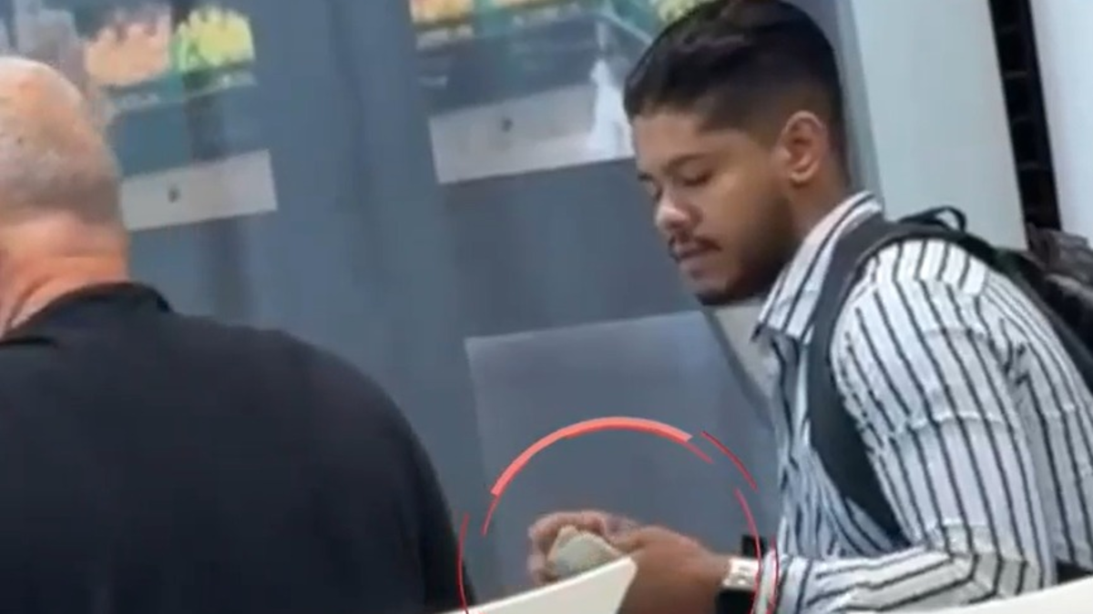 Se hicieron pasar por miembros de la oficina de Envigado para exigir 10.000 PLN a un estadounidense en un reconocido centro comercial de Bucaramanga. dolares

 – En la mira