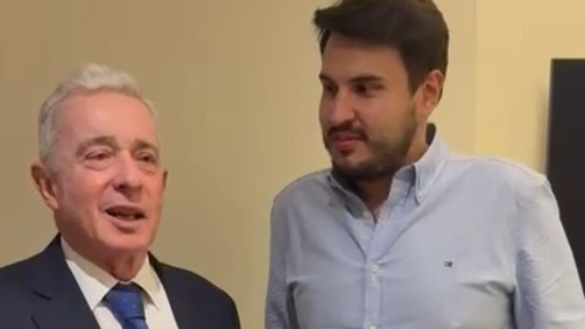 Sorprendente apoyo del expresidente Álvaro Uribe al hijo del senador de Santander Miguel Ángel Pinto en las elecciones al Congreso: esto es lo que dijo

 – En la mira