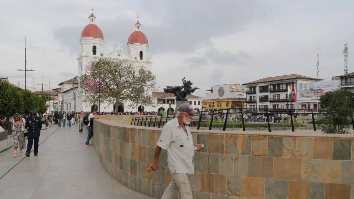 el tribunal ordena al Ministro de Finanzas que proporcione fondos para consultas en el Este

 – En la mira