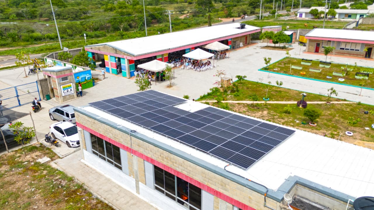una escuela pública alimentada por energía solar y que enseña sostenibilidad ambiental

 – En la mira