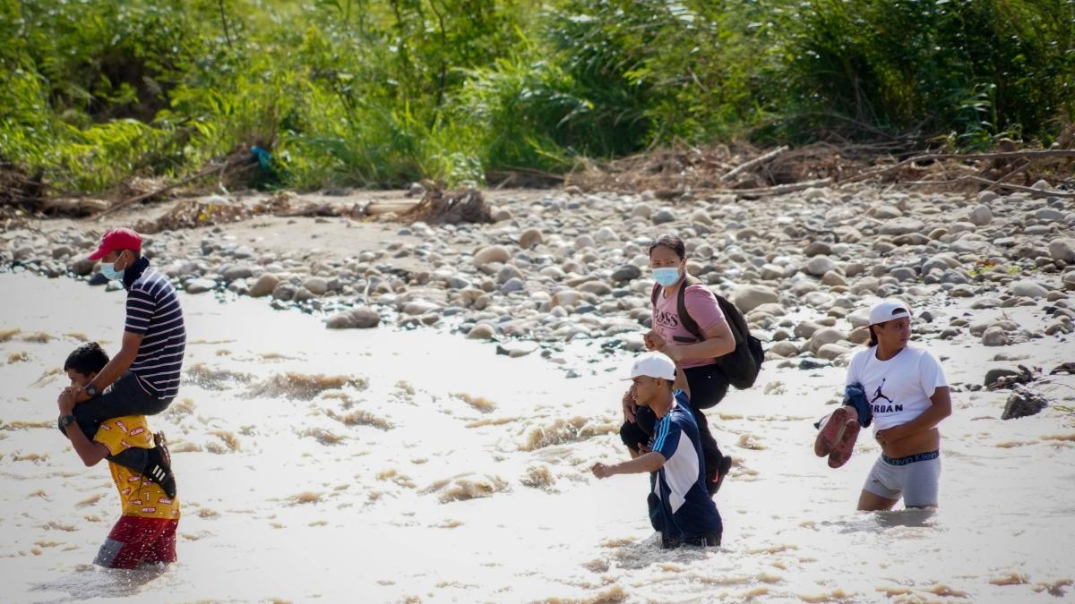 Desde el Atlántico advierten que tensiones regionales están provocando cruces terrestres de venezolanos hacia Colombia

 – En la mira