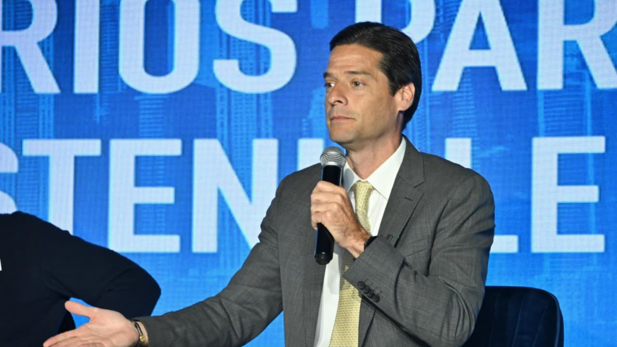 Mauricio Gómez Amín se retira de las elecciones presidenciales y se suma a la campaña de Abelardo de la Espriella

 – En la mira