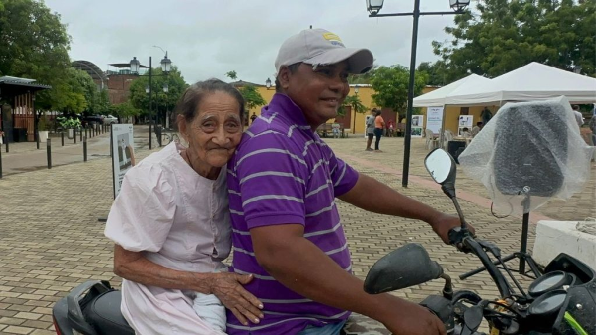 Dice que morirá sin saber la verdad.

 – En la mira