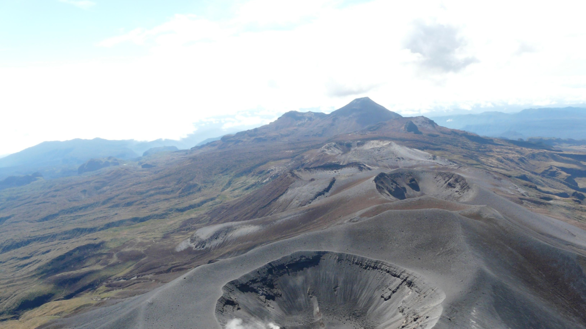 Tras el aumento de actividad, refuerzan la vigilancia con una nueva cámara térmica y sensores

 – En la mira