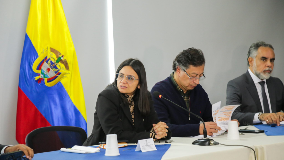 La directora ejecutiva saliente de Dapre, Angie Rodríguez, denunció amenazas en su contra tras robar en casa de sus padres

 – En la mira