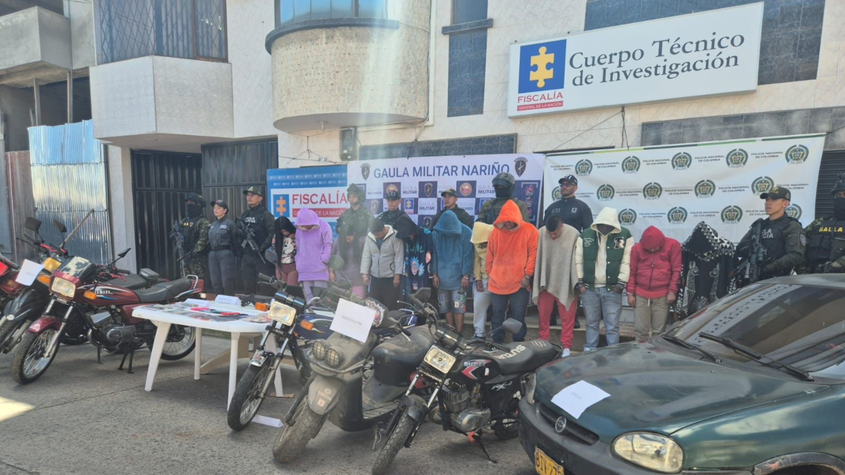 Se trataría de una temida organización criminal vinculada al “Tren de Aragua” en la frontera Colombia-Ecuador; De esta manera se realizaron 11 disparos.

 – En la mira