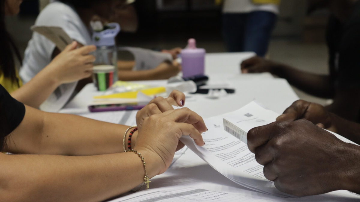 Desplazados del Pacífico reciben ayuda en Cali

 – En la mira