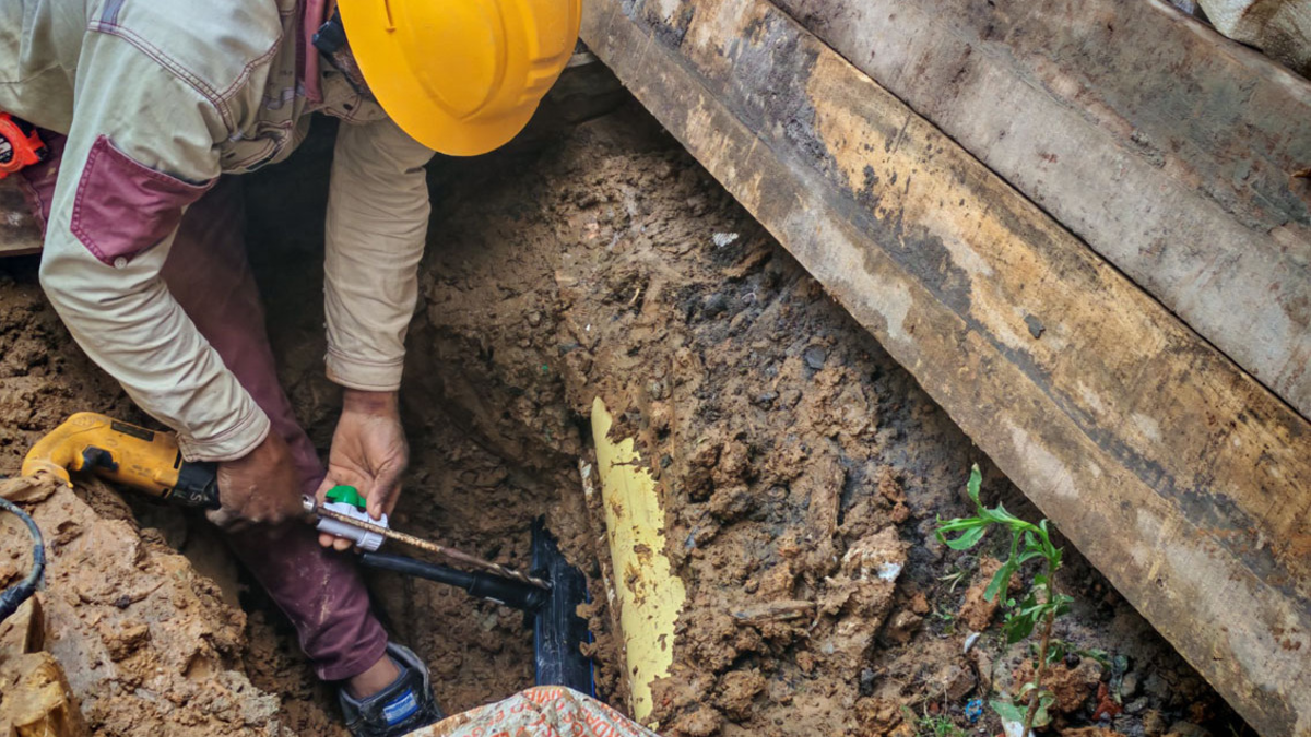 Medellín aumenta equidad al dotar de agua potable a más de 12.700 hogares en territorios olvidados

 – En la mira