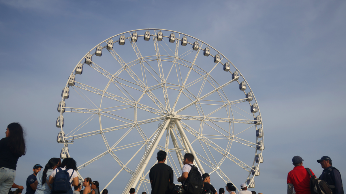 Barranquilla inauguró “Luna del Río” para vivir la Navidad desde las alturas

 – En la mira