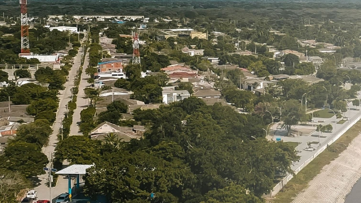 Lo más probable es que irrumpieran en sus casas para robarles.

 – En la mira