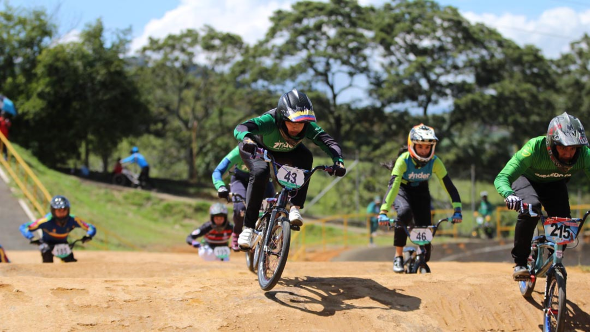 la historia de Laura Galeano en BMX y el regreso triunfal de Medellín al podio deportivo

 – En la mira