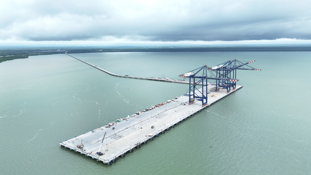 Inician pruebas operativas de un puerto que cambiará la logística en Colombia

 – En la mira