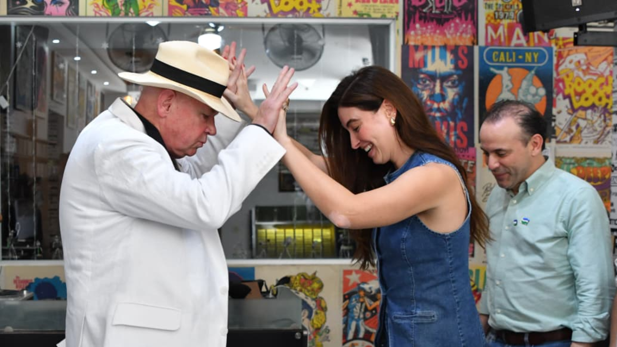 Se trató de una visita a Cali de John McNamara, encargado de negocios de la Embajada de Estados Unidos.

 – En la mira