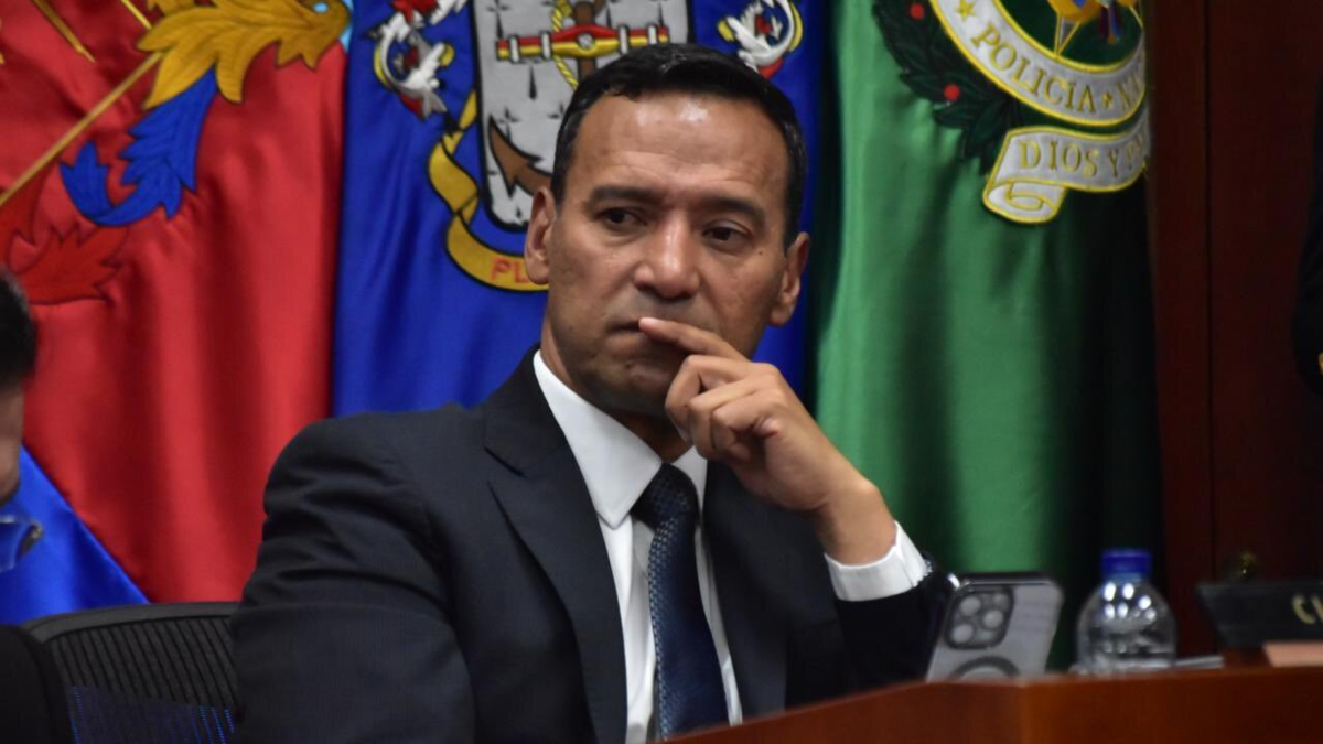 El ministro Pedro Sánchez dice que se retirará del Parlamento cuando comience el debate sobre el control político

 – En la mira