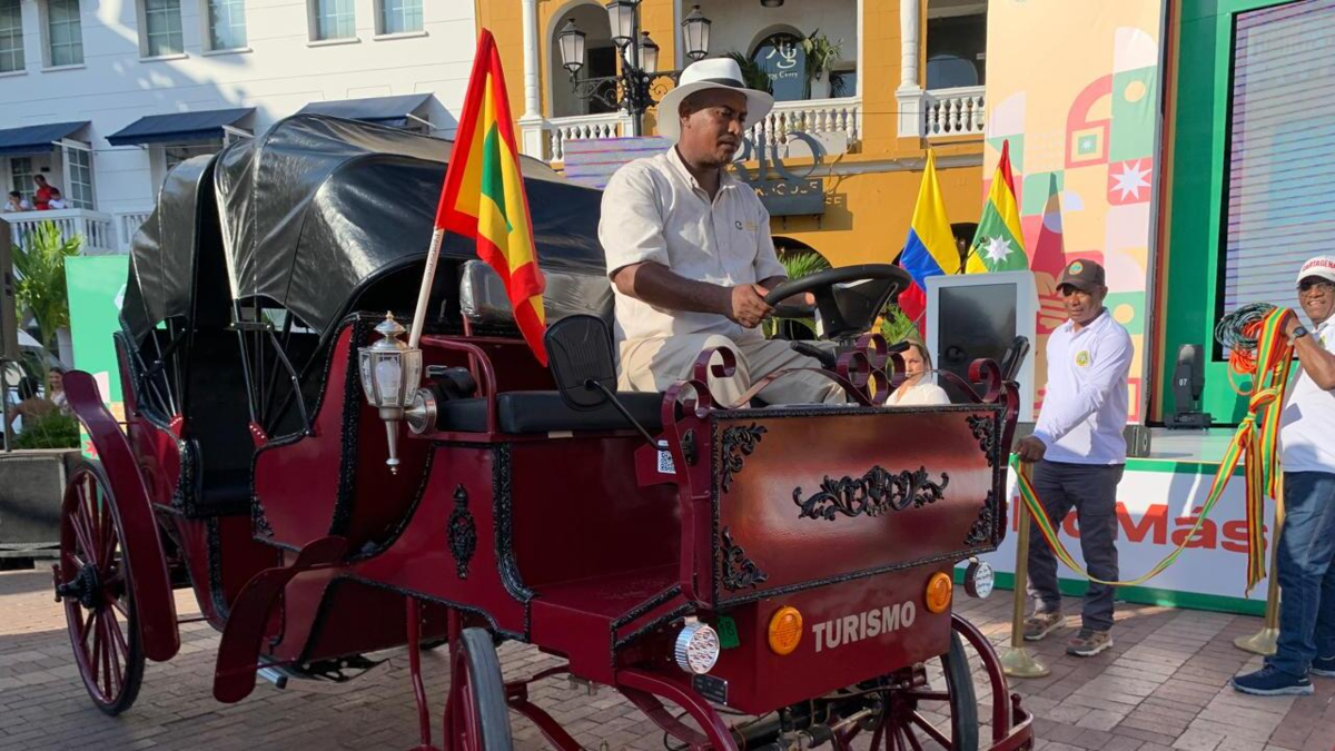 Durante tres meses residentes y turistas podrán viajar gratis

 – En la mira
