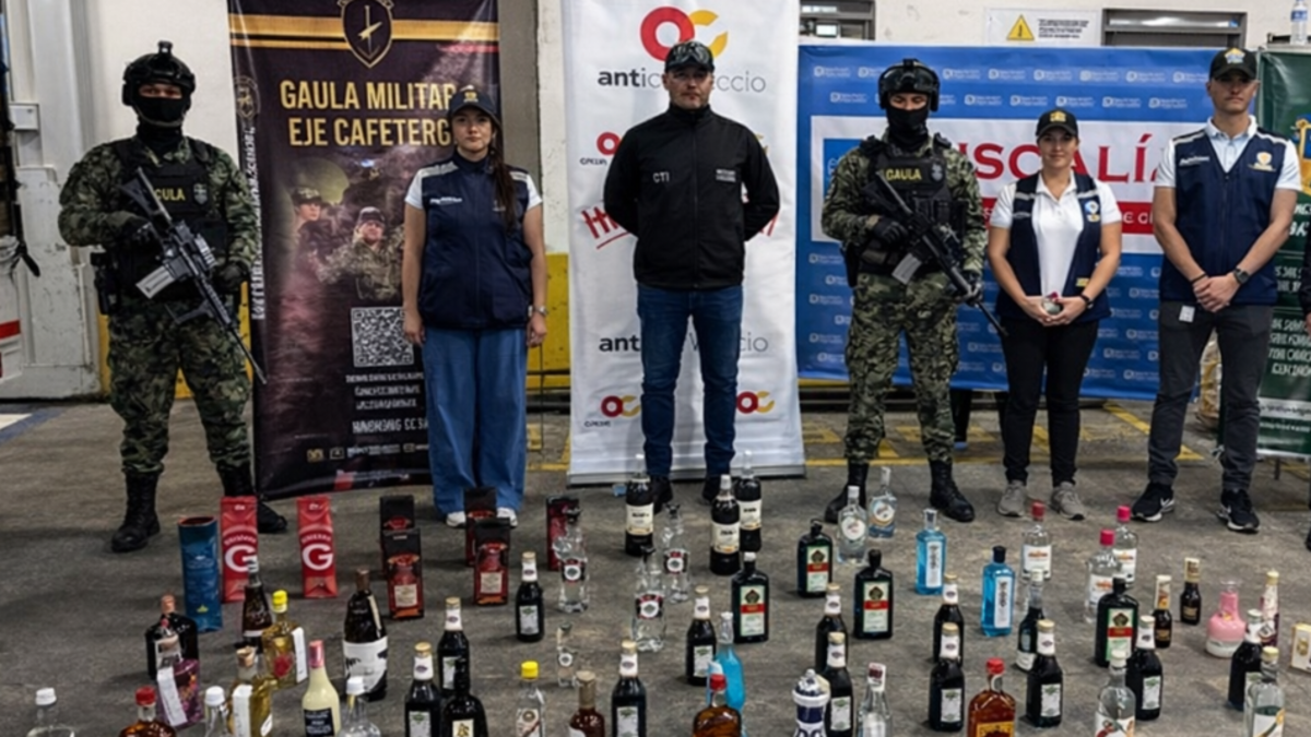 Confiscaron 84 botellas de alcohol de contrabando en reconocido centro comercial de Pereira

 – En la mira